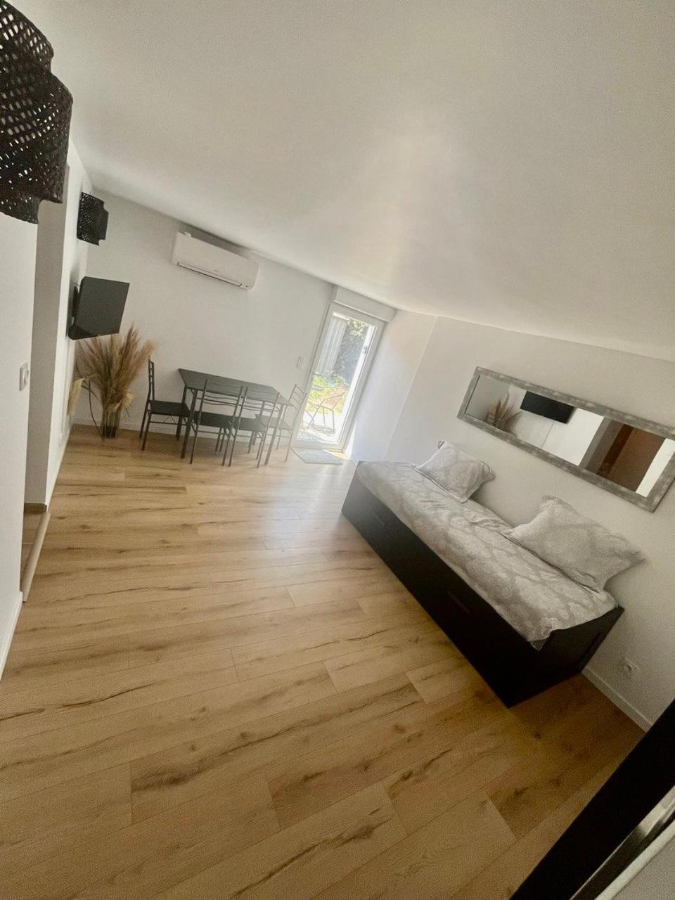 Charmant Et Confortable Appartement 나르본 외부 사진